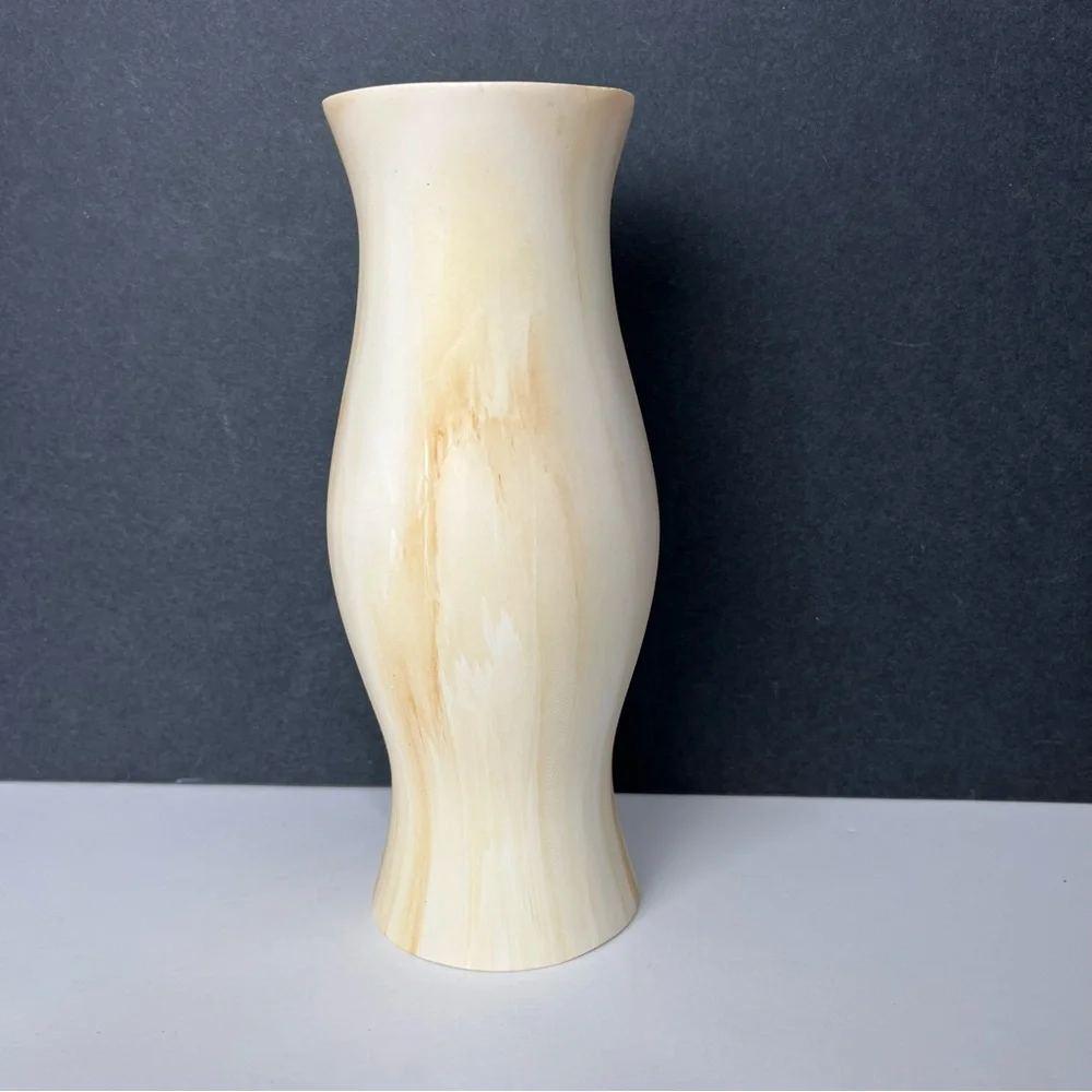 UO Urban Outfitters Alia Resin Boho Marble Like Deco Hippie Art Farm Curvy Vase